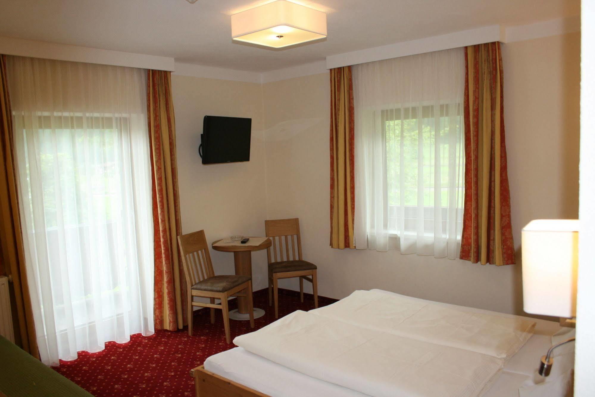 Pension Birkenhof Майрхофен Экстерьер фото