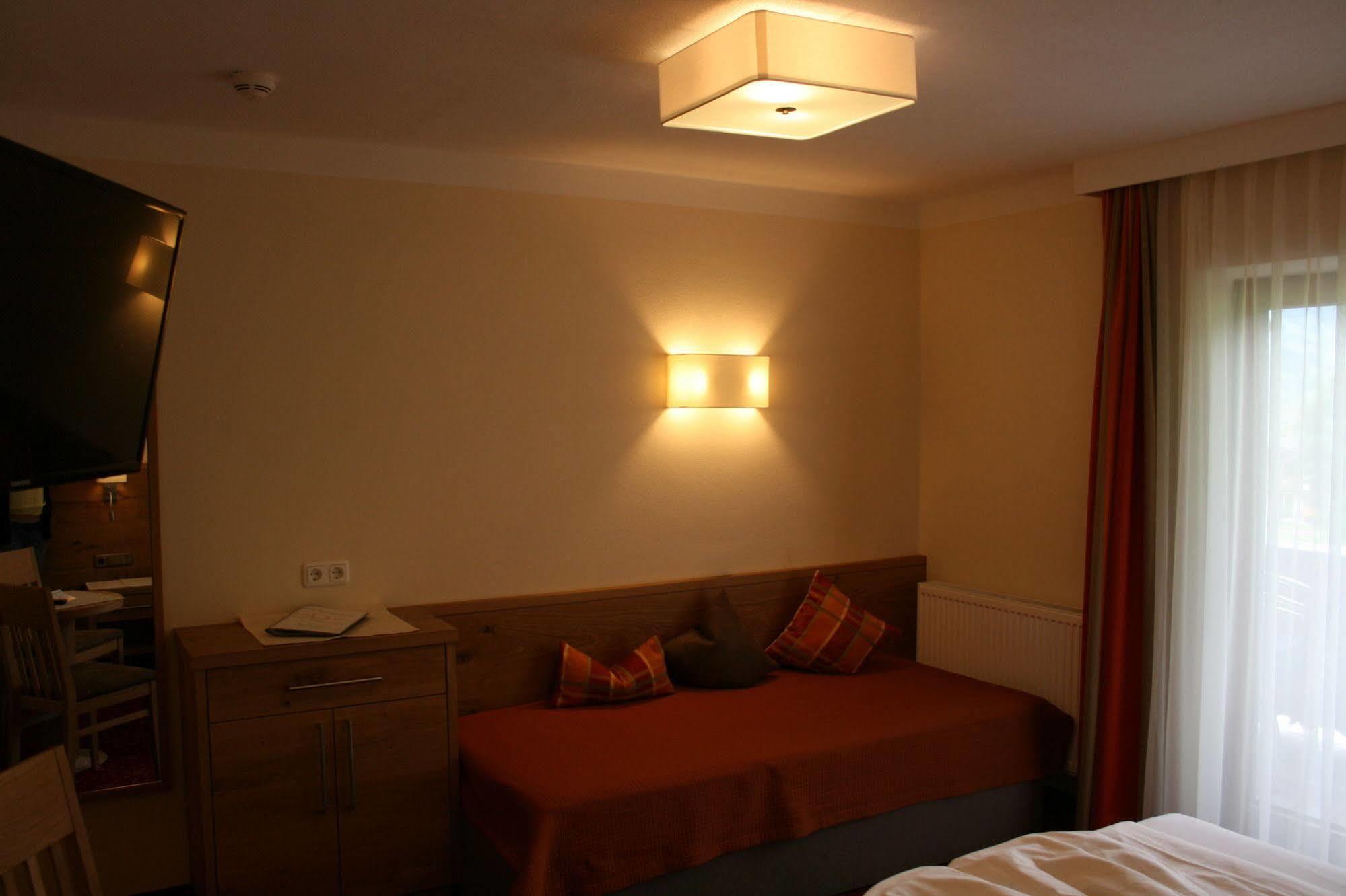 Pension Birkenhof Майрхофен Экстерьер фото